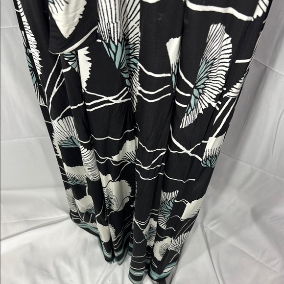 BCBGMaxAzria Elegant Black and White Maxi Dress Size L - Picture 4 of 11